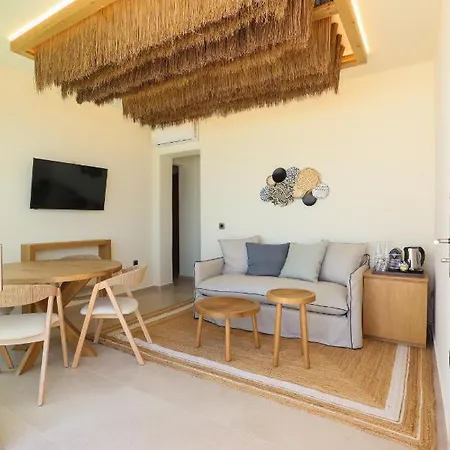 Life Apartahotel Tourlos
