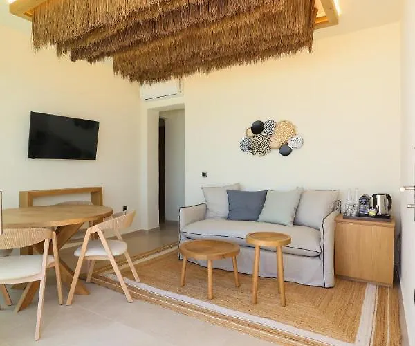 Life Apartahotel Tourlos